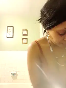 Snapshot of mariah2299 chatting on January 2025 03:38:01 AM mariah2299 online show from January 2025 03:38:01 AM