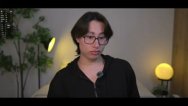 SrLuis18 online show from October 2025 11:46:01 PM