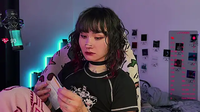 deadlysweet online show from September 2025 01:19:02 AM