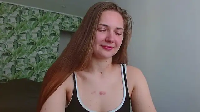 Snapshot of Olivia_shine chatting on July 2026 04:29:01 AM Olivia shine online show from July 2026 04:29:01 AM