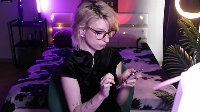 Snapshot of _Moonlight_t chatting on April 2026 09:24:01 AM Moonlight t online show from April 2026 09:24:01 AM
