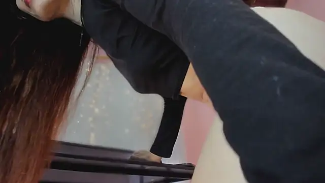  aline hall online show from November 2025 03:34:02 PM