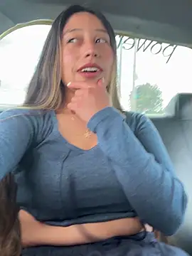 kiaraowen online show from March 2025 08:40:01 PM