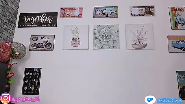 olivia22love online show from September 2025 01:00:02 PM