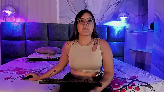 Snapshot of EVELIN_MASON chatting on January 2025 07:43:01 PM EVELIN MASON online show from January 2025 07:43:01 PM