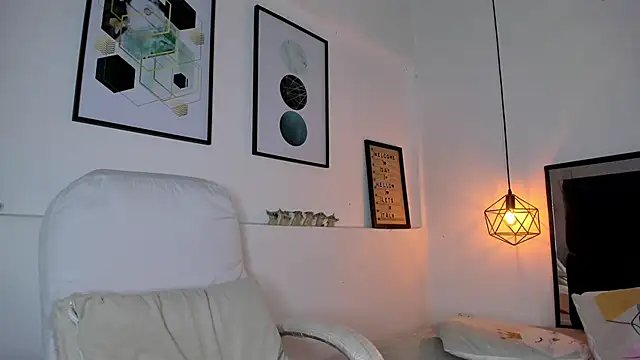 amysc online show from April 2026 12:02:01 PM