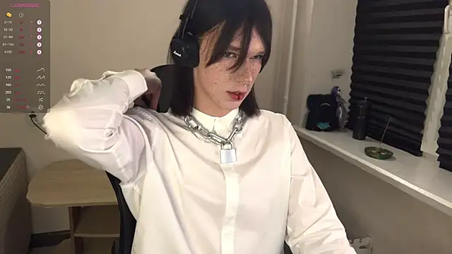 carthylovvve online show from October 2025 04:41:01 PM