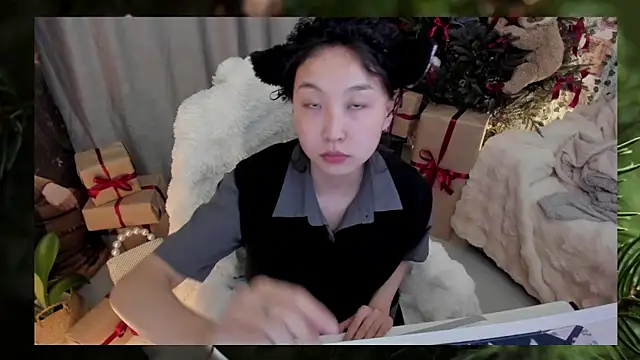 Snapshot of Minami_686 chatting on December 2024 01:39:02 AM Minami 686 online show from December 2024 01:39:02 AM