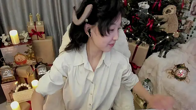Snapshot of Minami_686 chatting on January 2025 04:44:02 PM Minami 686 online show from January 2025 04:44:02 PM