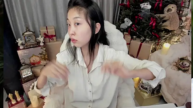 Snapshot of Minami_686 chatting on January 2025 07:31:02 PM Minami 686 online show from January 2025 07:31:02 PM