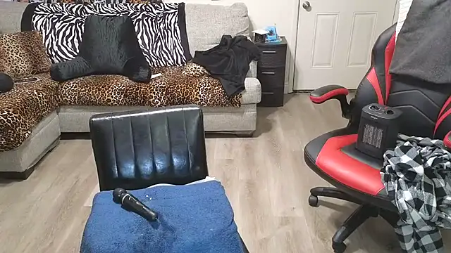 fatfabulous1981 online show from January 2025 09:56:01 AM