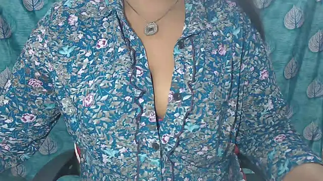 Sophia your online show from March 2025 04:46:01 AM