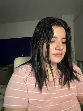 Snapshot of horny_roomiess chatting on January 2025 01:53:02 AM horny roomiess online show from January 2025 01:53:02 AM