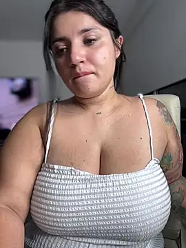 Snapshot of horny_roomiess chatting on March 2025 12:18:02 AM horny roomiess online show from March 2025 12:18:02 AM