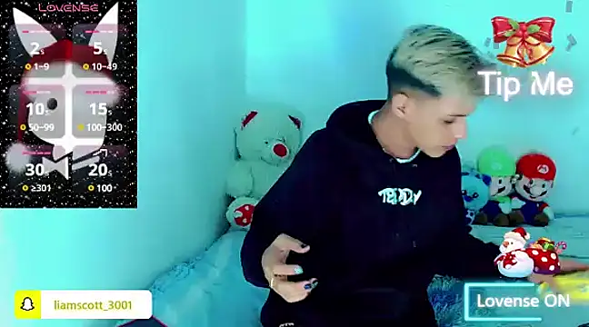 Liamscott  online show from December 2024 02:54:01 AM