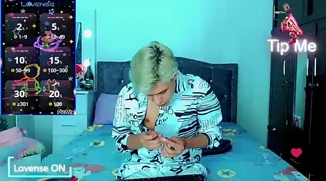 Liamscott  online show from February 2025 04:12:02 AM