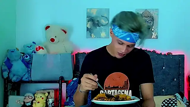 Liamscott  online show from March 2026 08:26:02 PM