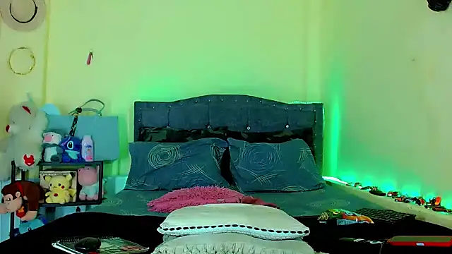 Liamscott  online show from April 2026 12:13:02 AM