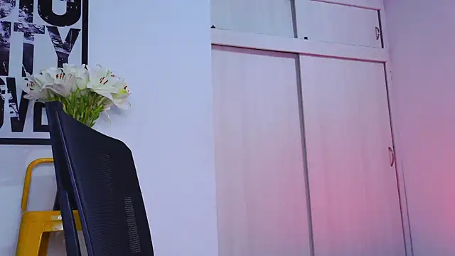 purple em69 online show from November 2025 02:21:01 AM