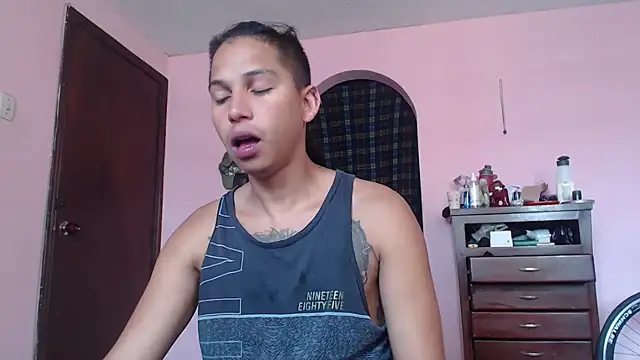 CoreAlejito online show from February 2025 03:48:02 PM