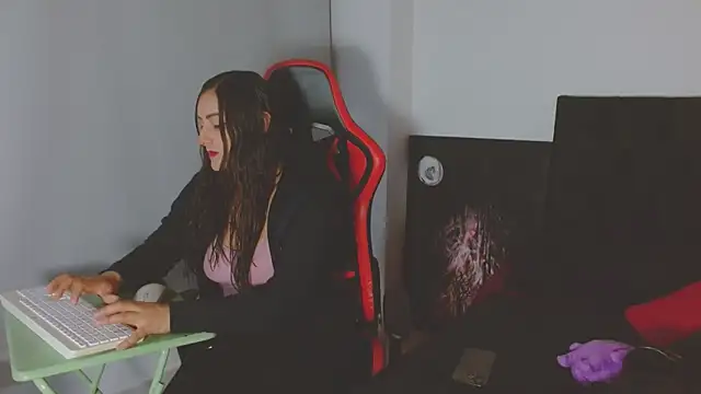 Noamartin  online show from March 2026 01:33:02 AM