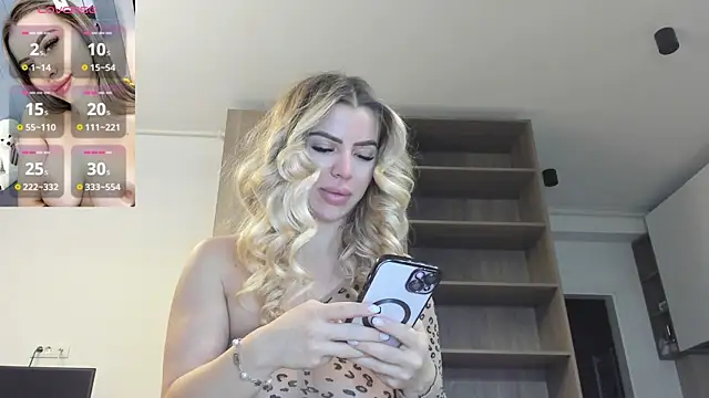 Snapshot of Megan_Ros chatting on February 2025 05:20:02 AM Megan Ros online show from February 2025 05:20:02 AM