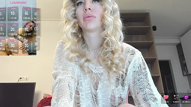 Snapshot of Megan_Ros chatting on February 2025 07:01:02 AM Megan Ros online show from February 2025 07:01:02 AM