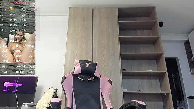 Snapshot of Megan_Ros chatting on October 2025 05:11:02 AM Megan Ros online show from October 2025 05:11:02 AM