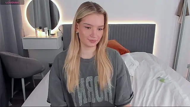 CassieRayss online show from February 2025 02:05:02 PM