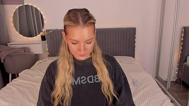 CassieRayss online show from April 2026 07:58:01 PM