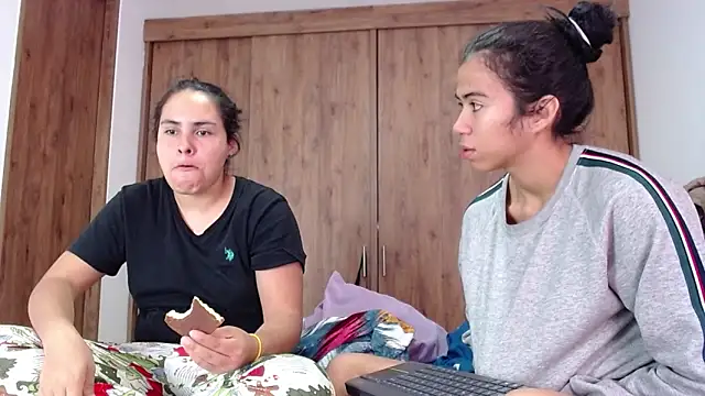 CleoAndAshley online show from February 2025 05:03:02 PM