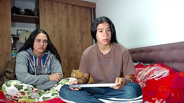 CleoAndAshley online show from February 2025 10:10:02 PM