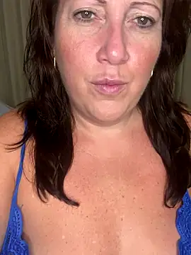 xsexycurvymilf online show from December 2024 03:14:01 PM