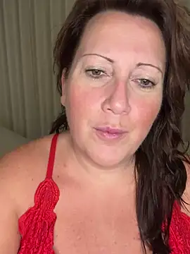 xsexycurvymilf online show from December 2024 01:45:01 PM