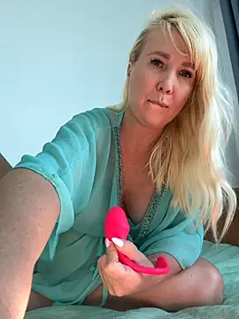 EmmaInLove23 online show from October 2025 01:55:02 AM