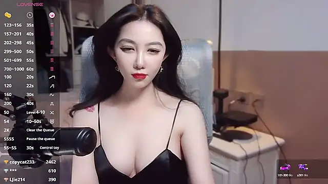 Snapshot of vyizh- chatting on December 2024 04:40:02 PM vyizh- online show from December 2024 04:40:02 PM
