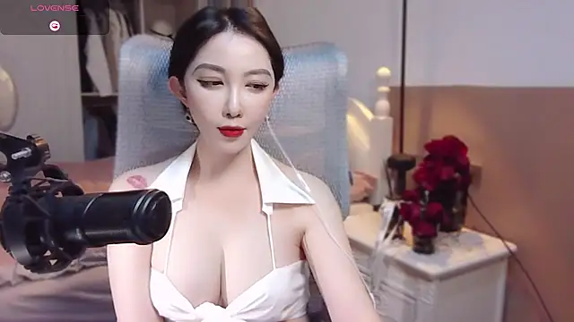 Snapshot of vyizh- chatting on January 2025 01:38:02 PM vyizh- online show from January 2025 01:38:02 PM