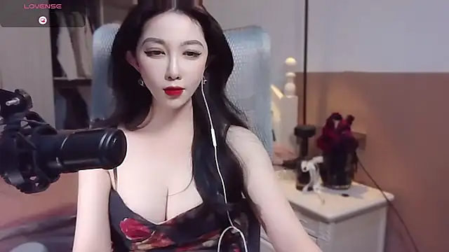 Snapshot of vyizh- chatting on January 2025 05:11:01 AM vyizh- online show from January 2025 05:11:01 AM