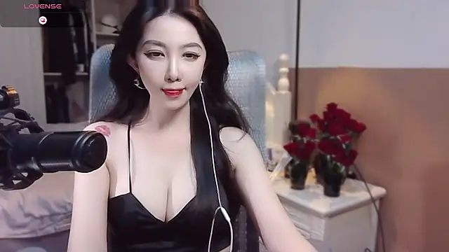 Snapshot of vyizh- chatting on January 2025 01:47:01 PM vyizh- online show from January 2025 01:47:01 PM