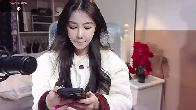 Snapshot of vyizh- chatting on February 2025 03:10:02 AM vyizh- online show from February 2025 03:10:02 AM