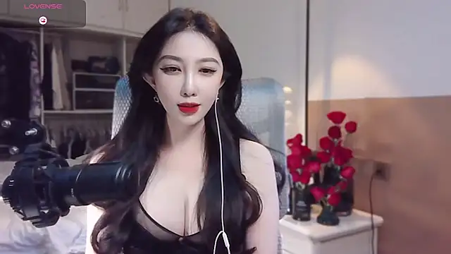 Snapshot of vyizh- chatting on March 2025 05:49:02 AM vyizh- online show from March 2025 05:49:02 AM