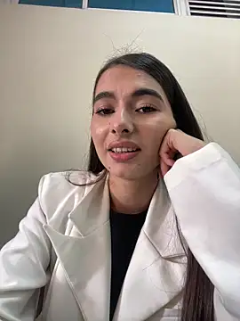 Snapshot of Coralinee_01 chatting on November 2025 05:23:01 PM Coralinee 01 online show from November 2025 05:23:01 PM