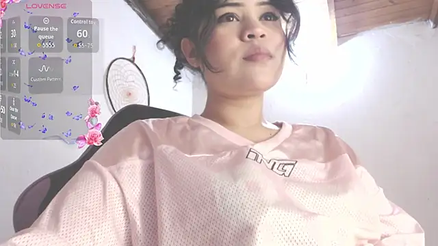 Amara18  online show from November 2025 04:28:01 PM