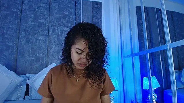 Amareto  online show from February 2026 01:01:02 PM