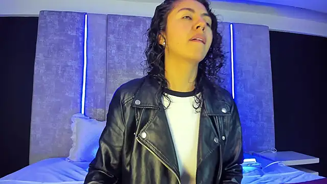 Amareto  online show from April 2026 12:09:02 PM