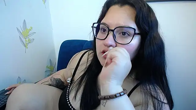 dannarossy  online show from February 2025 03:52:01 PM