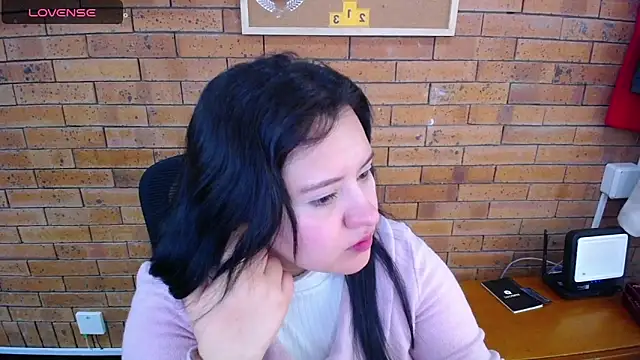 dannarossy  online show from February 2025 01:24:01 PM