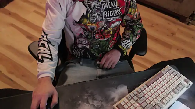 heyitsmeduh online show from May 2026 02:01:01 PM