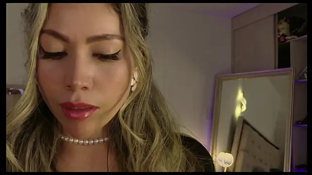 Snapshot of Ammy_Castro chatting on June 2026 10:41:02 PM Ammy Castro online show from June 2026 10:41:02 PM
