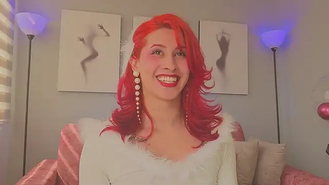 Juliana Saenzz online show from December 2025 06:36:02 PM